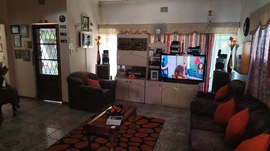 3 Bedroom Property for Sale in Roosheuwel Ext 2 North West